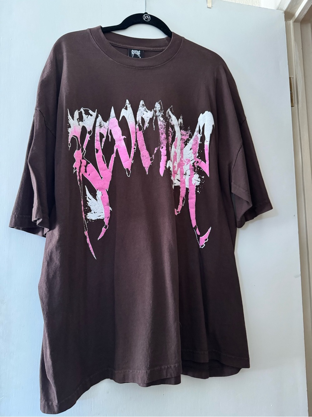 Brown Revenge / Annuel Graphic Tee with Pink White Print